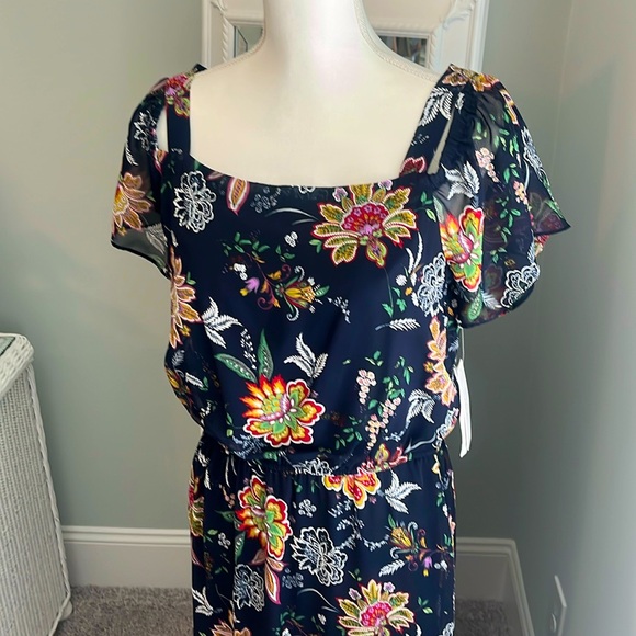 NWT Robbie Bee floral, maxi dress, size 8. - Picture 2 of 9